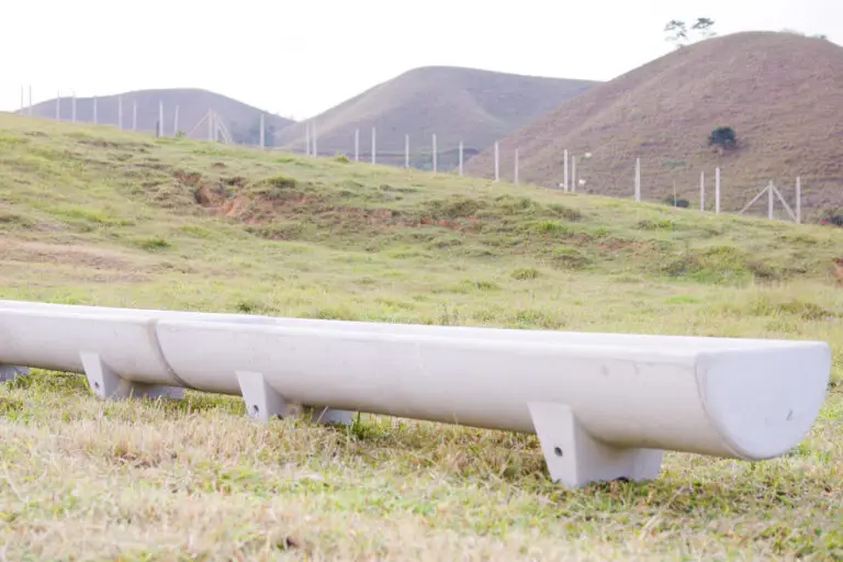 Cocho para ração em concreto autoadensável da Currais Itabira.