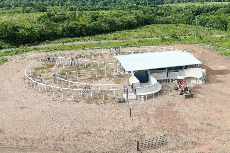 Curral Anti-Stress C103-5 em concreto pré-moldado protendido e autoadensável da Currais Itabira.