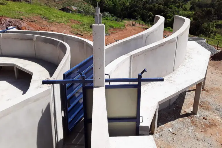 Curral Anti-Stress C48 em concreto pré-moldado protendido e autoadensável da Currais Itabira.