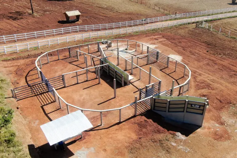 Curral convencional C17 em concreto pré-moldado protendido e autoadensável da Currais Itabira.