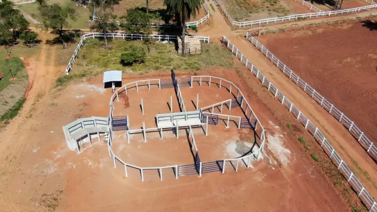 Curral Convencional C17 em concreto pré-moldado protendido e autoadensável da Currais Itabira.
