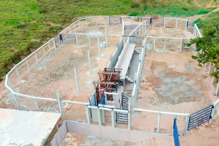Curral convencional C41 em concreto pré-moldado protendido e autoadensável da Currais Itabira.