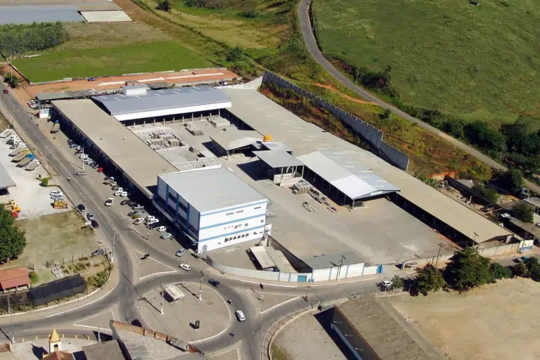 Foto histórica da Currais Itabira em 2004.