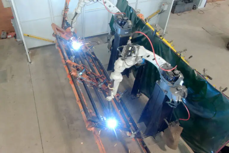 Processo de fabricação de porteiras em aço corten da Currais Itabira.